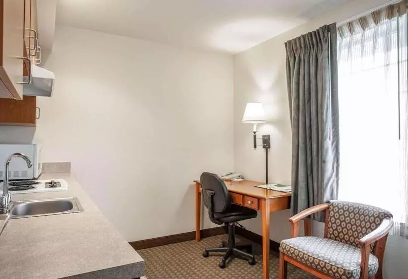 キングサイズベッドのスイートルーム, Quality Inn & Suites Federal Way  Seattle