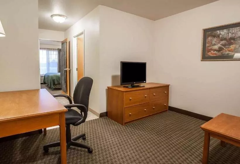 キングサイズベッドのスイートルーム, Quality Inn & Suites Federal Way  Seattle