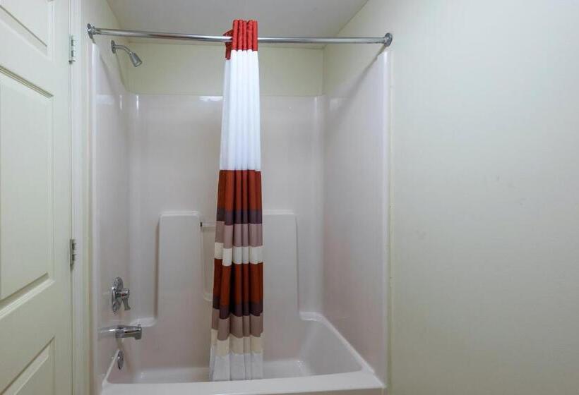 חדר סופריור עם מיטת קינג, Red Roof Inn Hendersonville