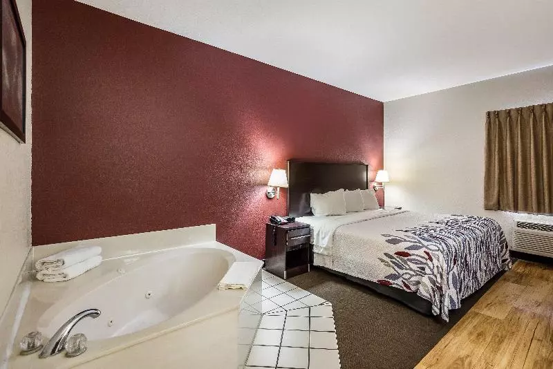 キングサイズベッドのデラックスルーム, Red Roof Inn St Louis Troy, Il