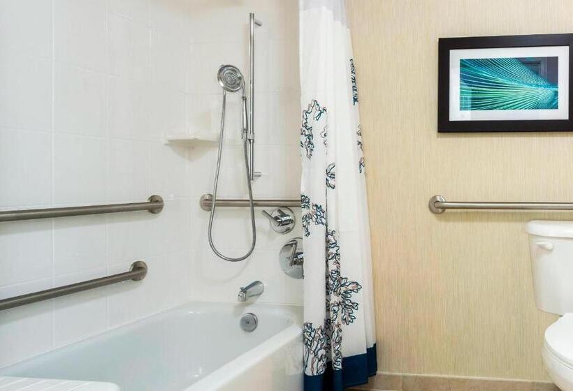 جناح, Residence Inn Louisville Northeast