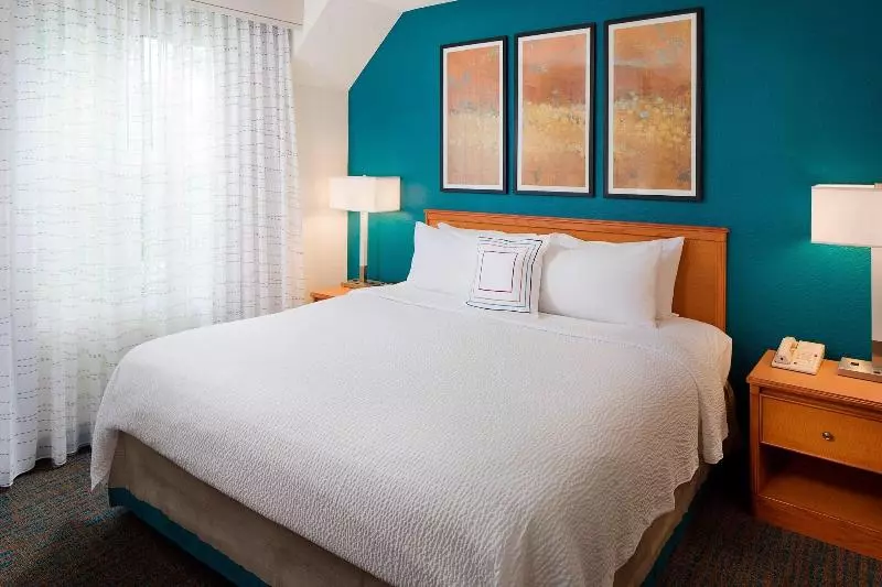 キングサイドベッドのスタンダードワンルーム, Residence Inn Saddle River