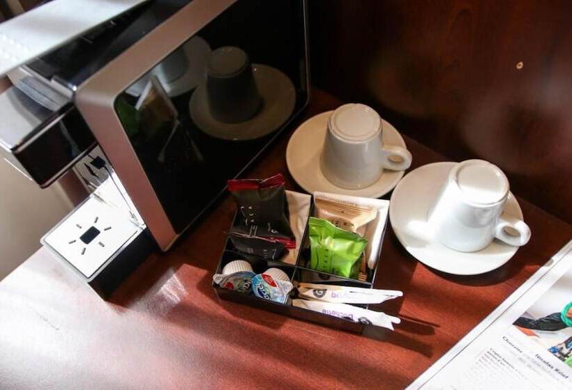 غرفة قياسية ثلاثية, Le Noailles Nice Gare