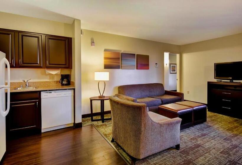 Люкс 2 Спальни, Staybridge Suites Madison   East, An Ihg