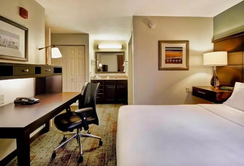 سوئیت 2 خوابه, Staybridge Suites Madison East, An Ihg