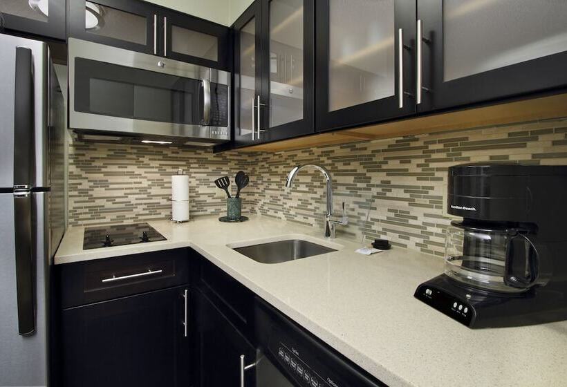 Люкс 2 Спальни, Staybridge Suites Tysons   Mclean, An Ihg