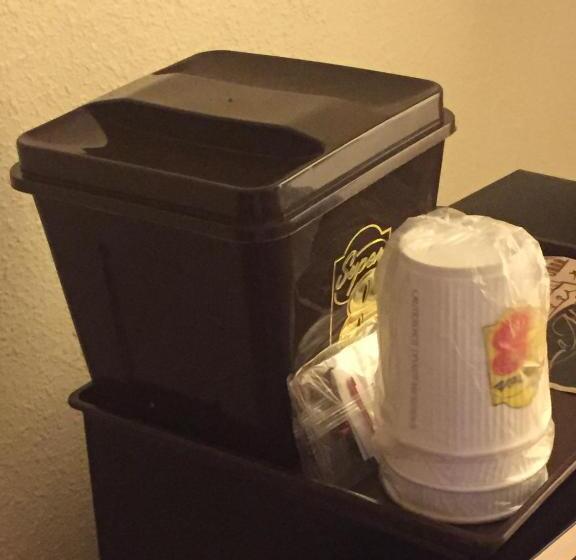 Номер Стандарт 2 Двуспальные Кровати, Super 8 By Wyndham Allentown