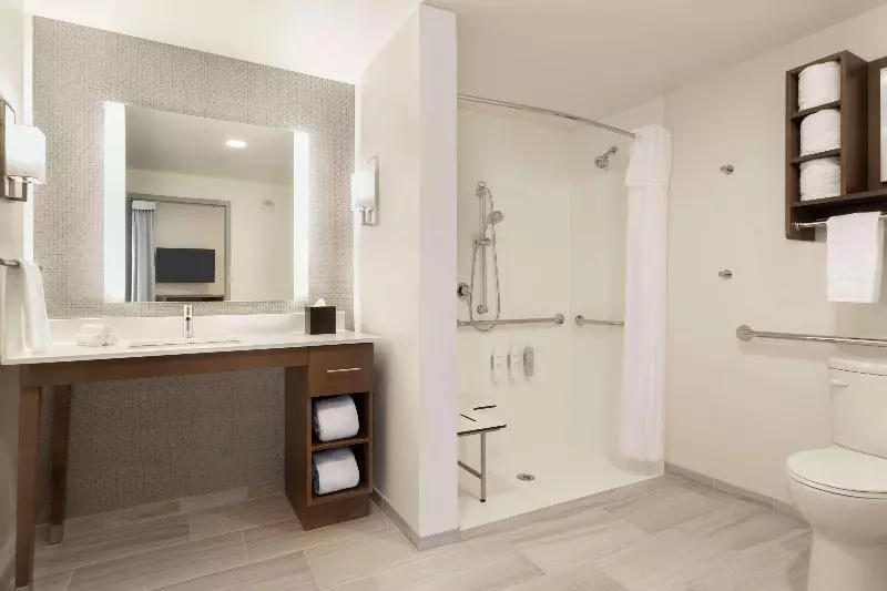 اتاق استاندارد با تخت بزرگ برای معلولان, Super 8 By Wyndham Allentown