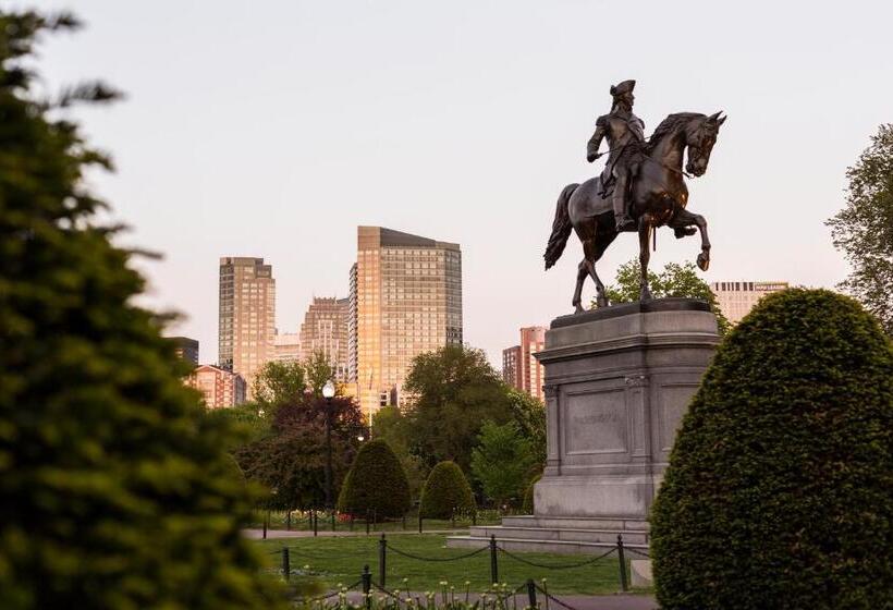 キングサイズベッドのデラックススイート, The Ritzcarlton, Boston