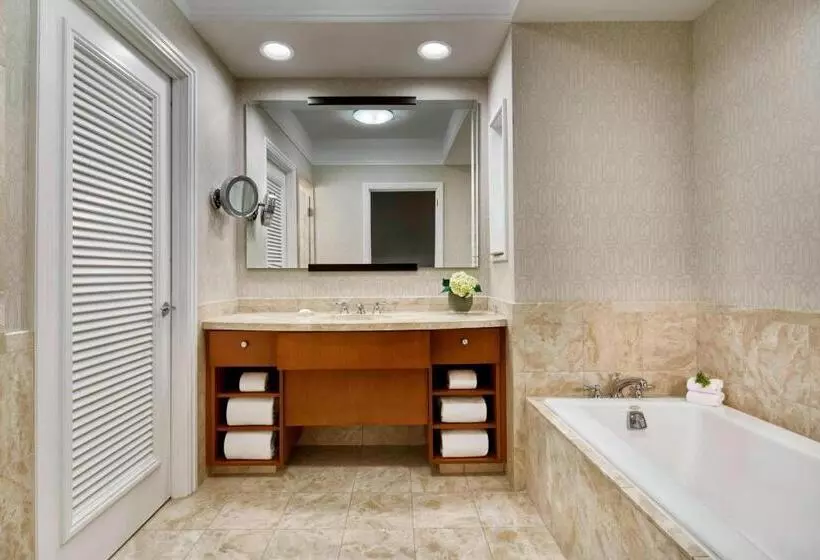 اتاق کلاب, The Ritzcarlton, Boston
