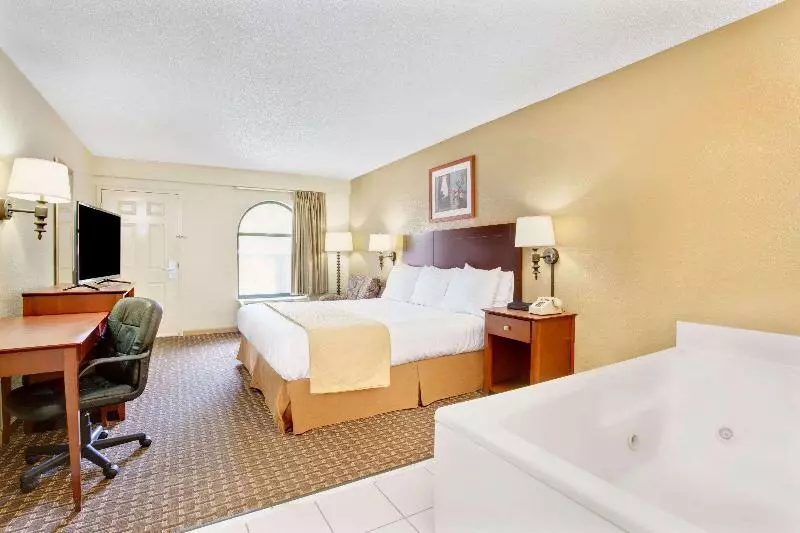 身障者適用スーペリアールーム, Microtel Inn & Suites By Wyndham Seneca Falls