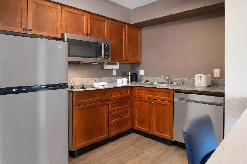 キングサイドベッドのスタンダードワンルーム, Residence Inn By Marriott Rogers
