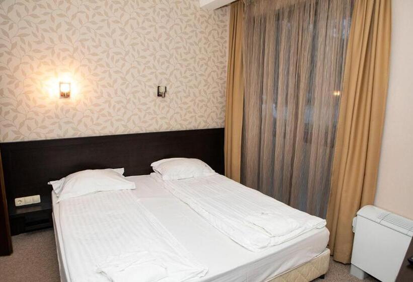 Люкс Deluxe 2 Спальни, Family Hotel Edia Sandanski