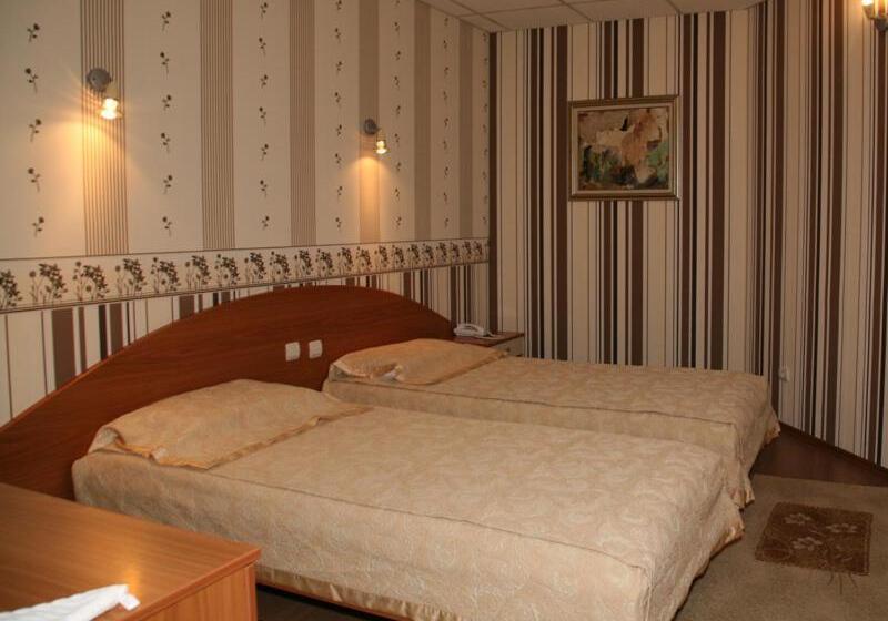 Номер Стандарт с Балконом, Family Hotel Edia Sandanski