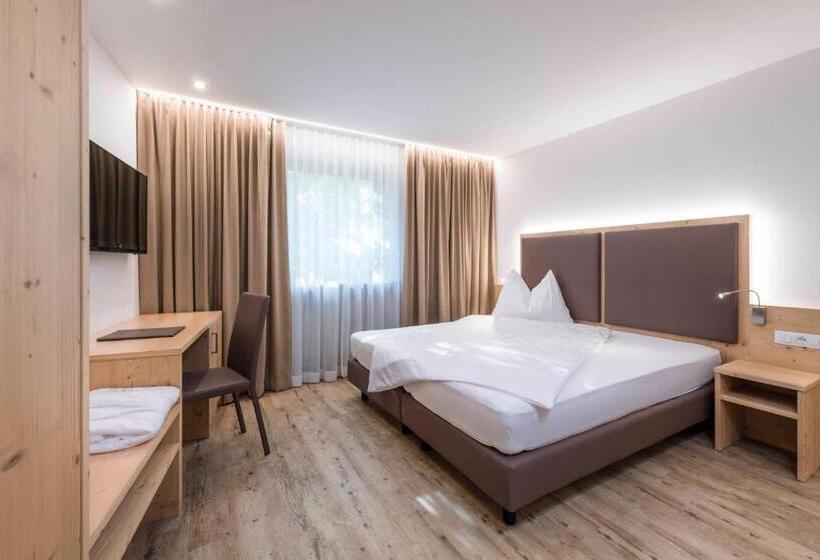 经济房, Goldener Löwe   Anno 1773