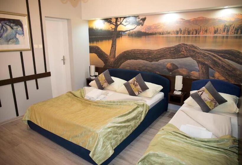 اتاق لوکس سه تخته, Villa Nadin