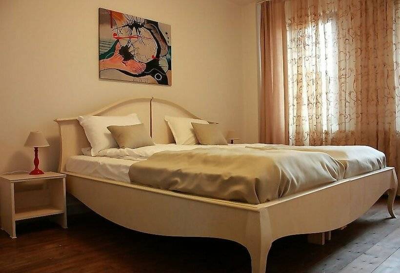 اتاق کلاسیک با چشم‌انداز باغ, Katerina Guest House