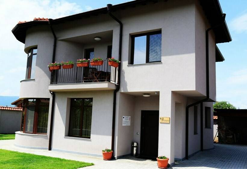 اتاق کلاسیک با چشم‌انداز باغ, Katerina Guest House