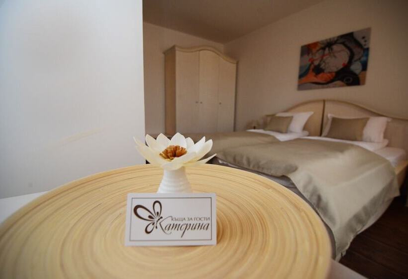 خانه 4 خوابه, Katerina Guest House