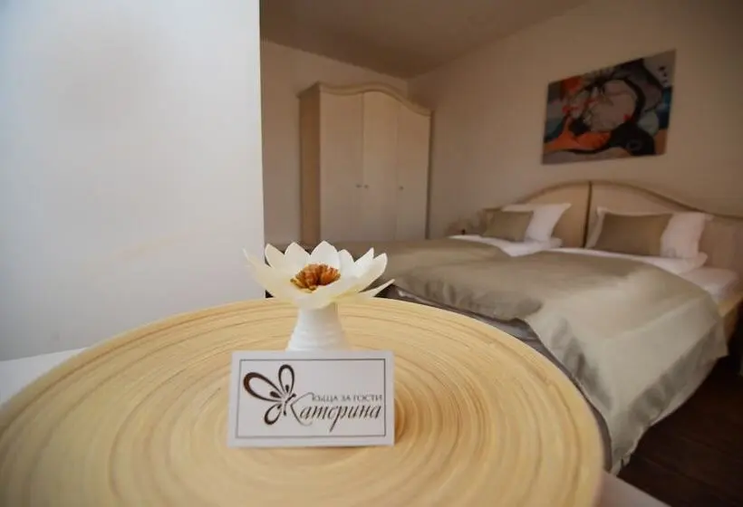 4ベッドルームハウス, Katerina Guest House
