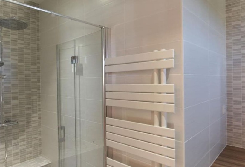 غرفة قياسية بالطابق الأرضى, La Demeure Du Castel