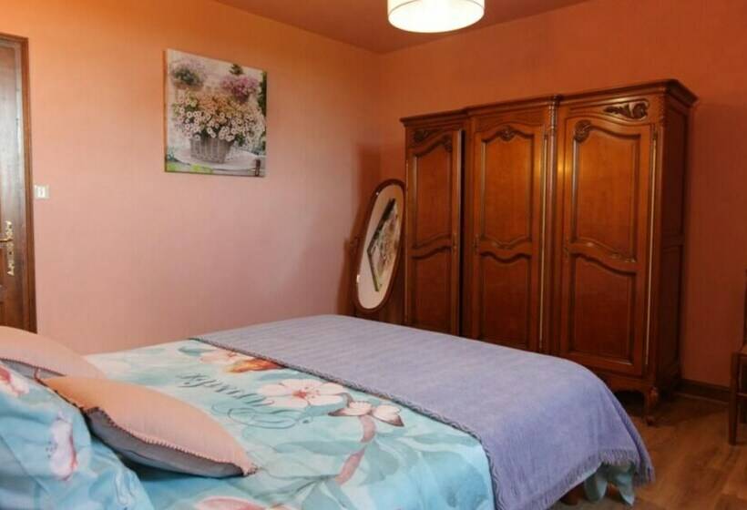 غرفة قياسية, La Demeure Du Castel