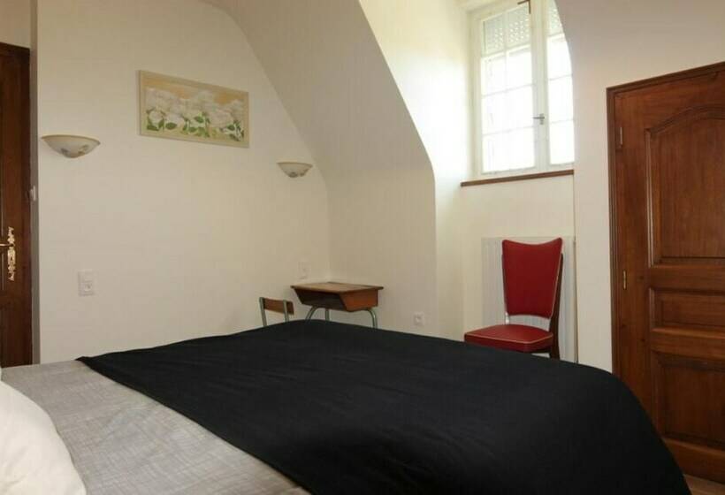 غرفة قياسية, La Demeure Du Castel