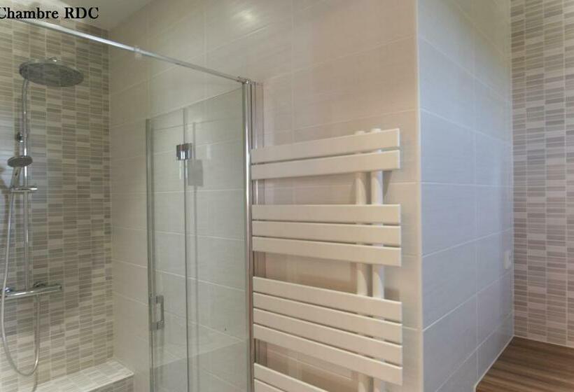 غرفة قياسية بالطابق الأرضى, La Demeure Du Castel