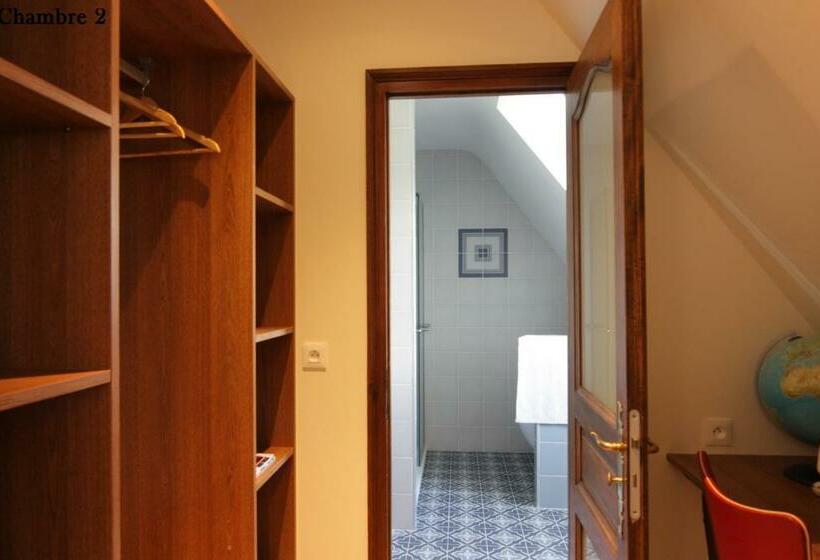 غرفة قياسية, La Demeure Du Castel