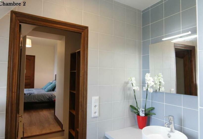 غرفة قياسية, La Demeure Du Castel