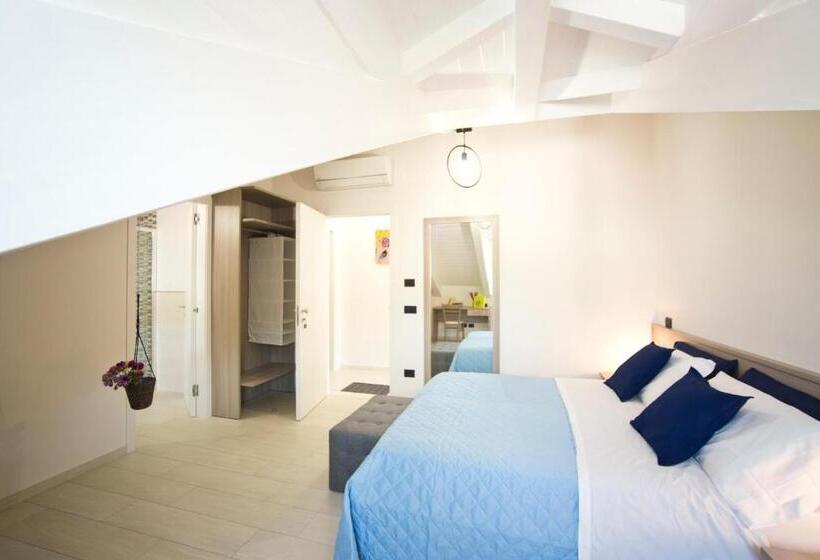 חדר סטנדרט לשלושה, Borgo12