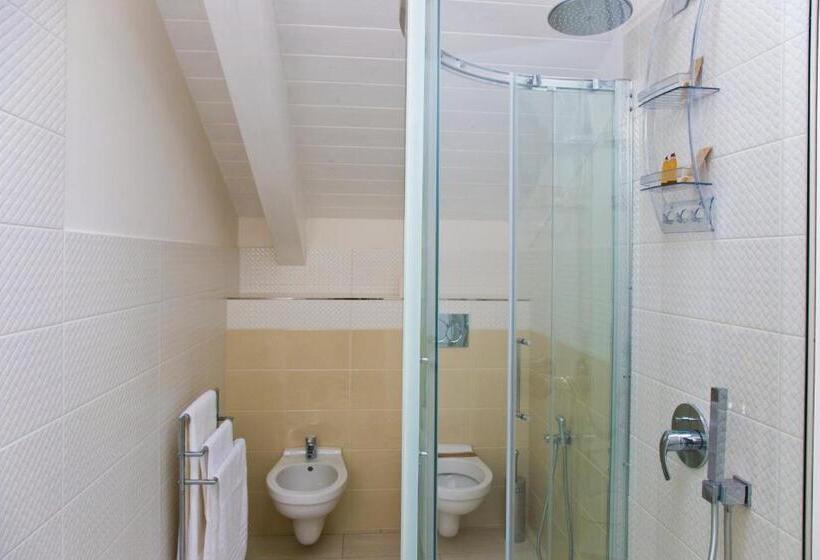 חדר סטנדרט, Borgo12