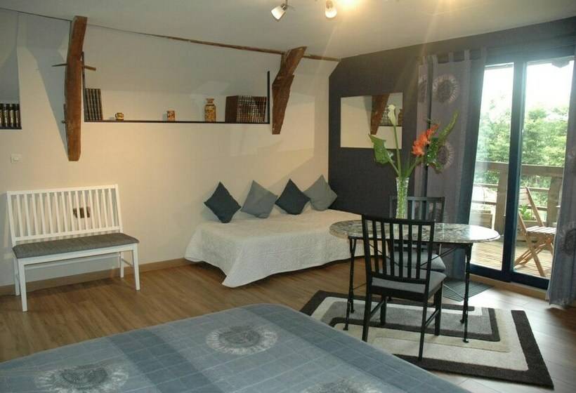 Номер Стандарт с Балконом, Chambre D Hote La Bouliere