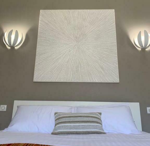 Номер Стандарт, Le Mas Aux Cedres   Teritoria