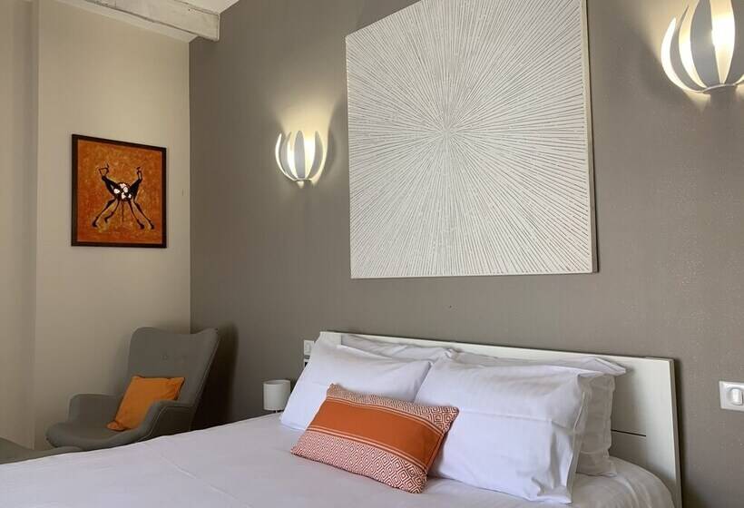 Номер Стандарт, Le Mas Aux Cedres   Teritoria