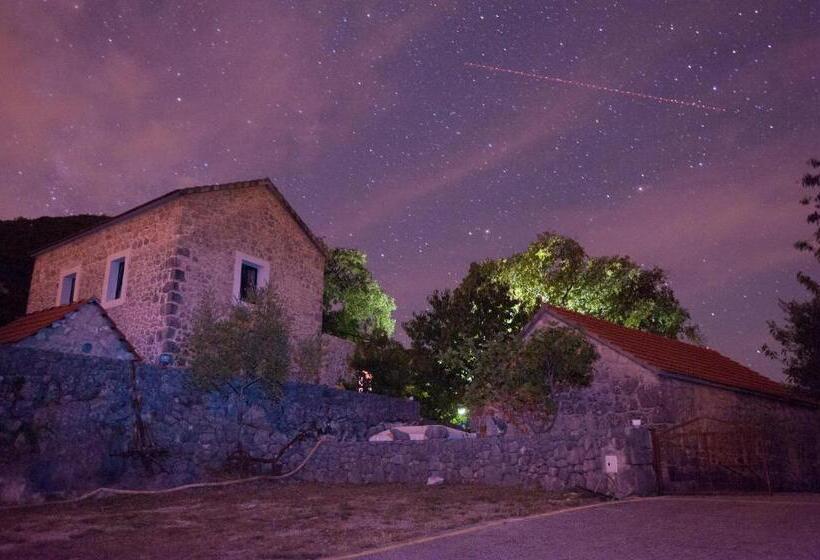 منزل غرفتين نوم, Ethno Village Kokorici