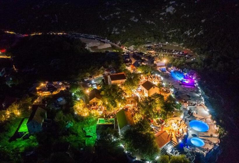 شقة غرفة واحدة مزودة بتراس, Ethno Village Kokorici