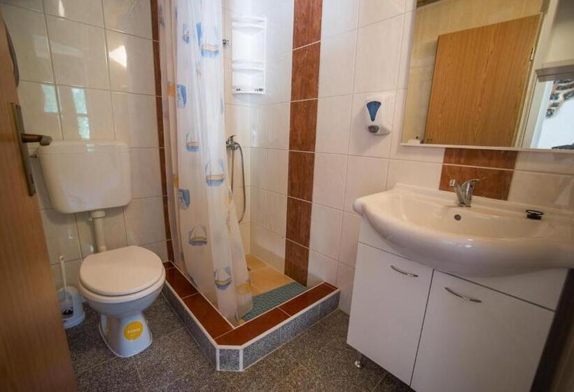 شقة غرفة واحدة مزودة بتراس, Ethno Village Kokorici