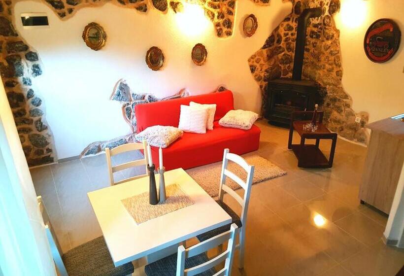 شقة غرفة واحدة مزودة بتراس, Ethno Village Kokorici