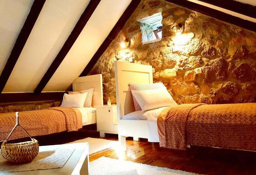 إستديو عائلى, Ethno Village Kokorici