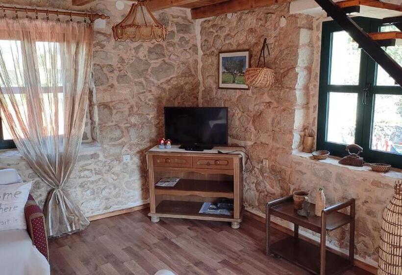 منزل غرفتين نوم, Ethno Village Kokorici