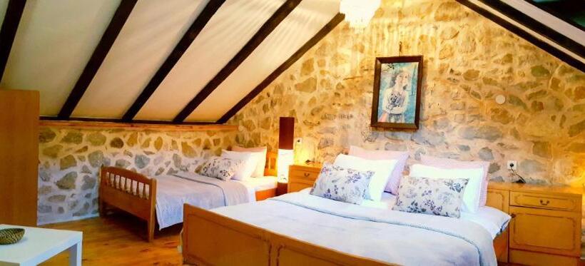 شقة غرفة واحدة مزودة بتراس, Ethno Village Kokorici