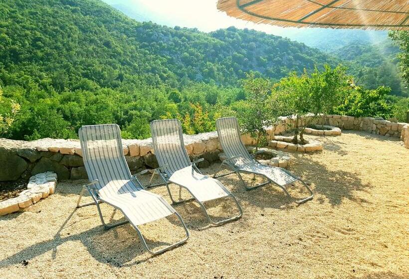 شقة غرفة واحدة مزودة بتراس, Ethno Village Kokorici