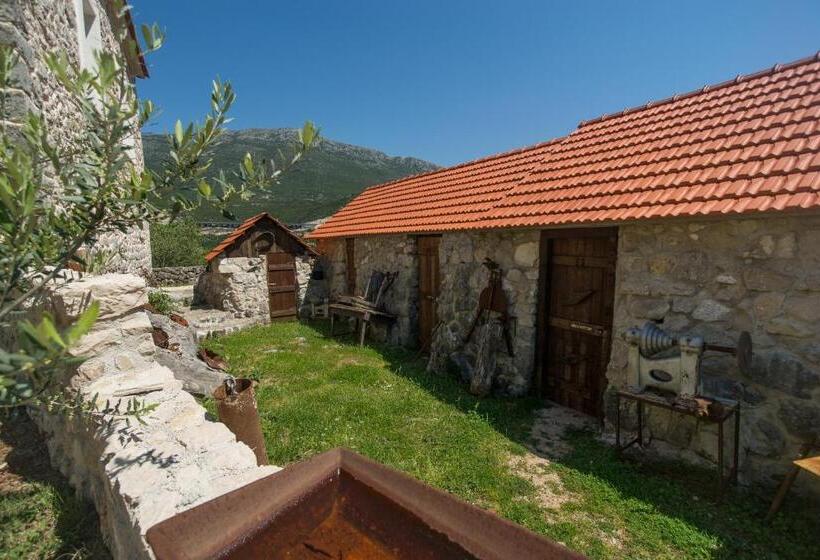 فيلا غرفة نوم واحدة مع مسبح, Ethno Village Kokorici