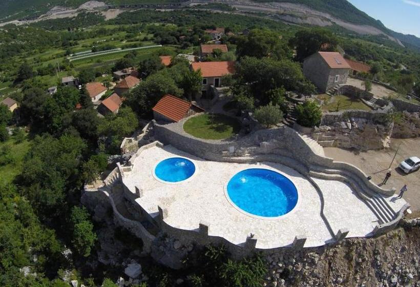 فيلا غرفة نوم واحدة مع مسبح, Ethno Village Kokorici