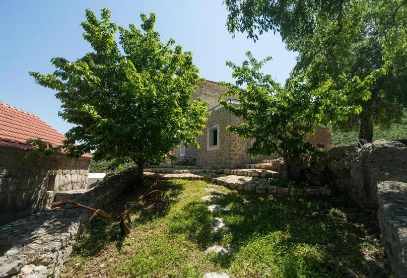 فيلا غرفة نوم واحدة مع مسبح, Ethno Village Kokorici