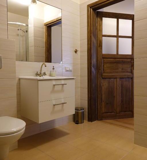 スタンダードルーム, Gościniec Dworski W Ropie   Pokoje Gościnne