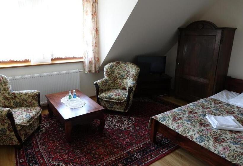 スタンダードルーム, Gościniec Dworski W Ropie   Pokoje Gościnne