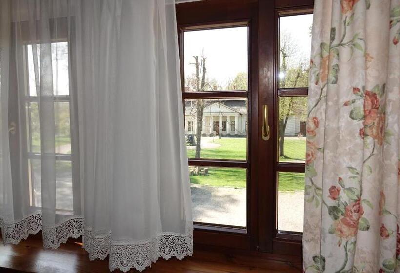 スタンダードルーム, Gościniec Dworski W Ropie   Pokoje Gościnne