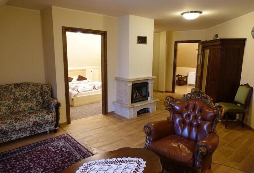 １ベッドルームアパートメント, Gościniec Dworski W Ropie   Pokoje Gościnne